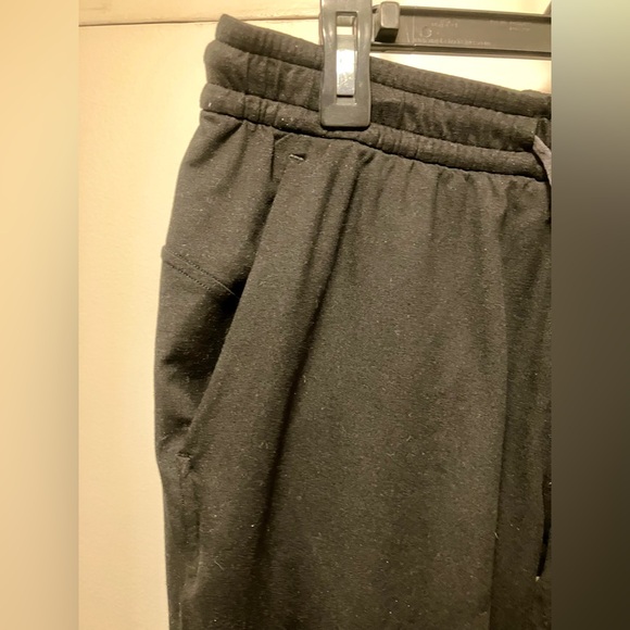 Lululemon Soft Jersey Classic-Fit Mid-
Rise Jogger - Picture 9 of 9